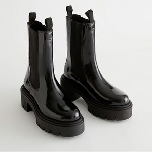 & Other Stories Chunky Platform Chelsea Leather Boots